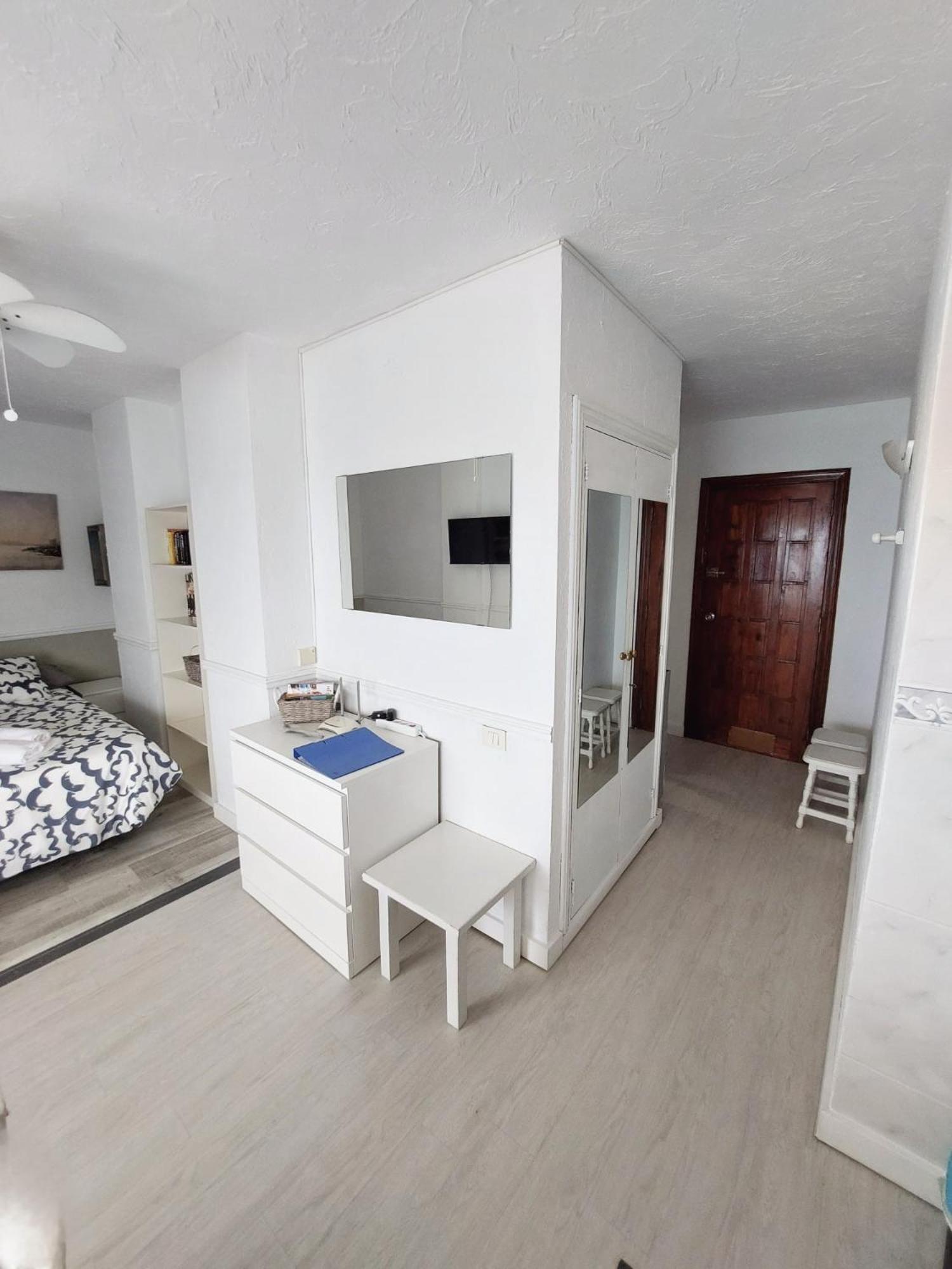 Frontal Ocean View Torres Del Sol Apartment Los Cristianos  Exterior photo